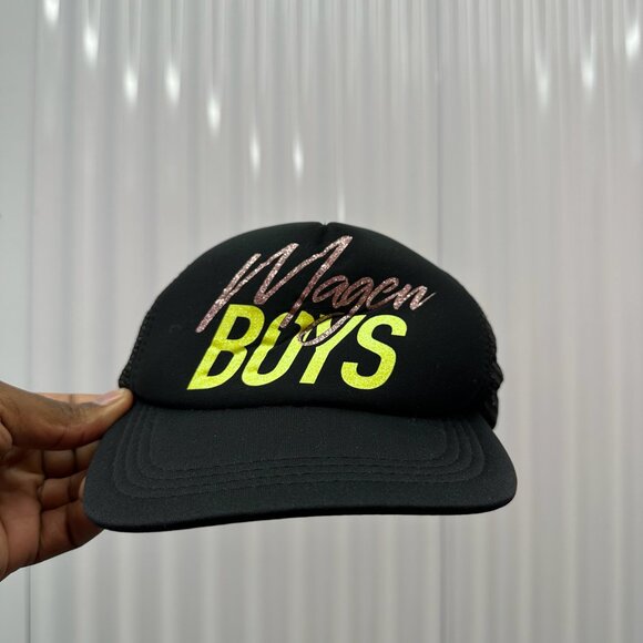 Magen Buys Trucker hat - Picture 2 of 6